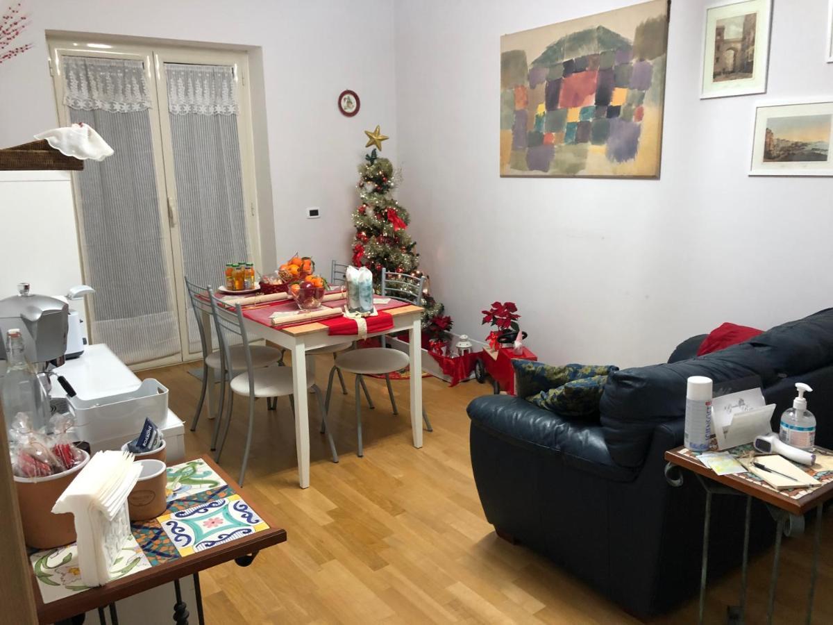 Il Giardino Della Reggia Bed & Breakfast กาแซร์ตา ภายนอก รูปภาพ