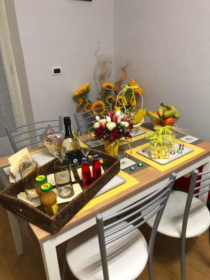 Il Giardino Della Reggia Bed & Breakfast กาแซร์ตา ภายนอก รูปภาพ