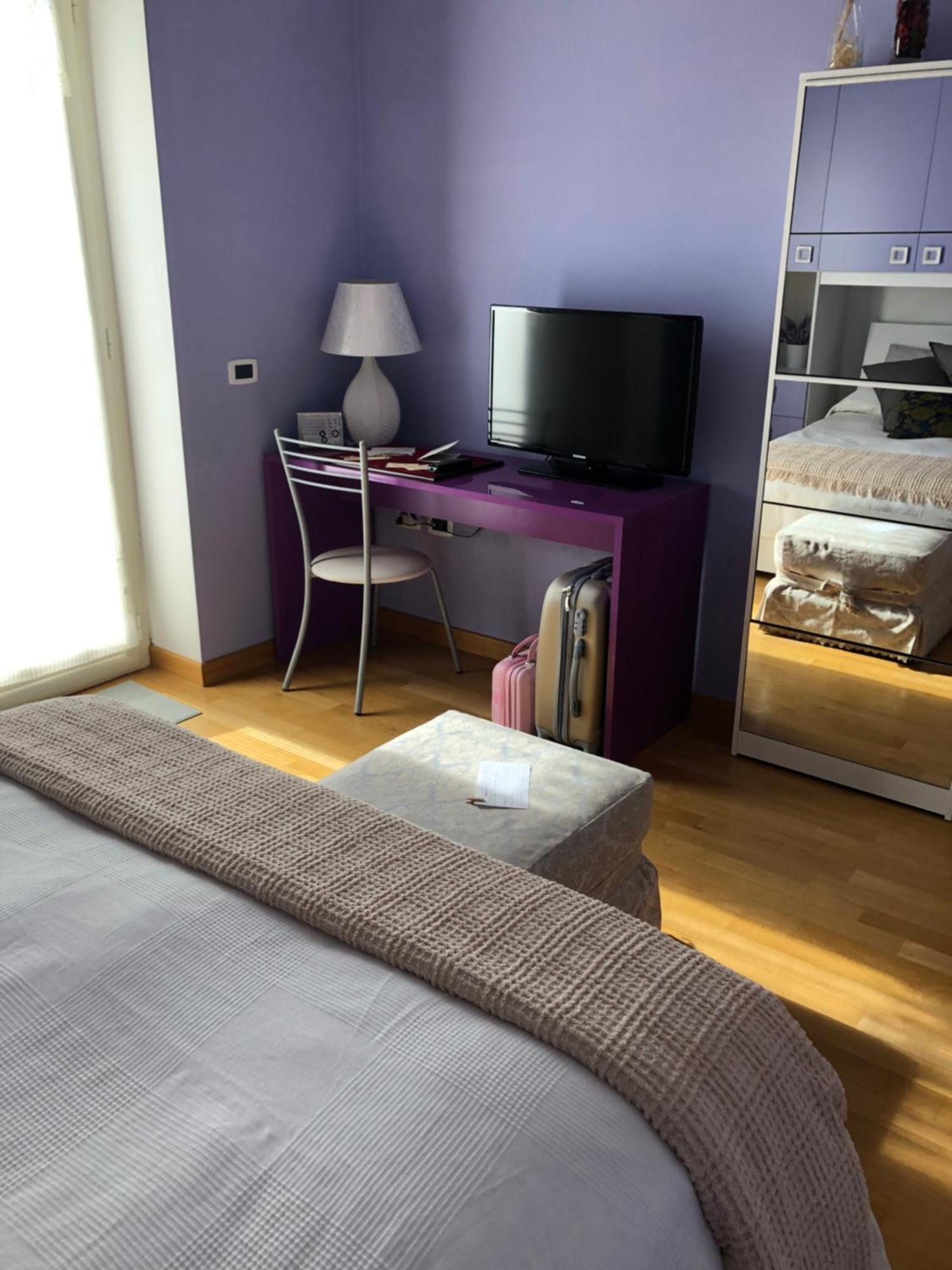 Il Giardino Della Reggia Bed & Breakfast กาแซร์ตา ภายนอก รูปภาพ