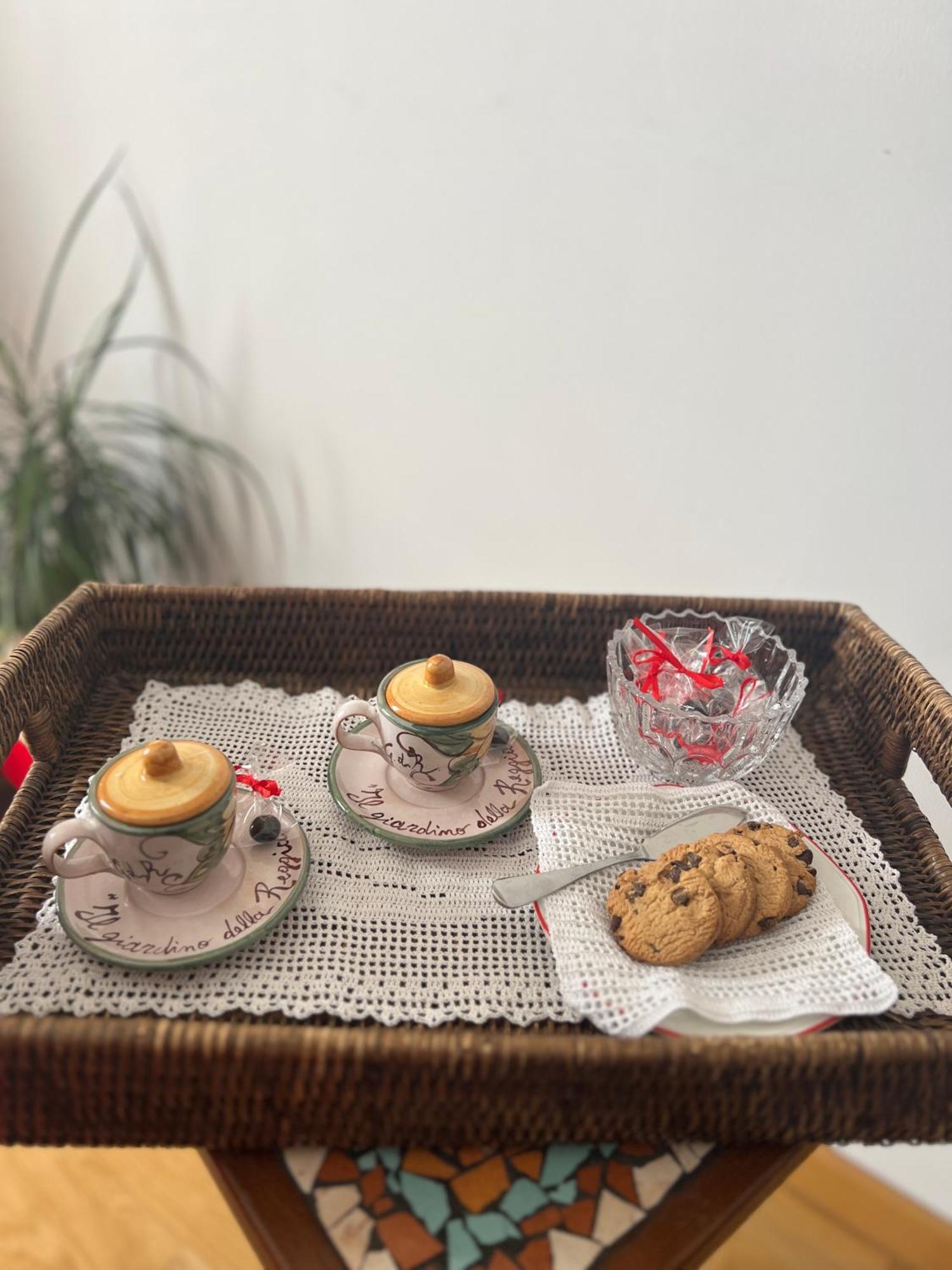 Il Giardino Della Reggia Bed & Breakfast กาแซร์ตา ภายนอก รูปภาพ
